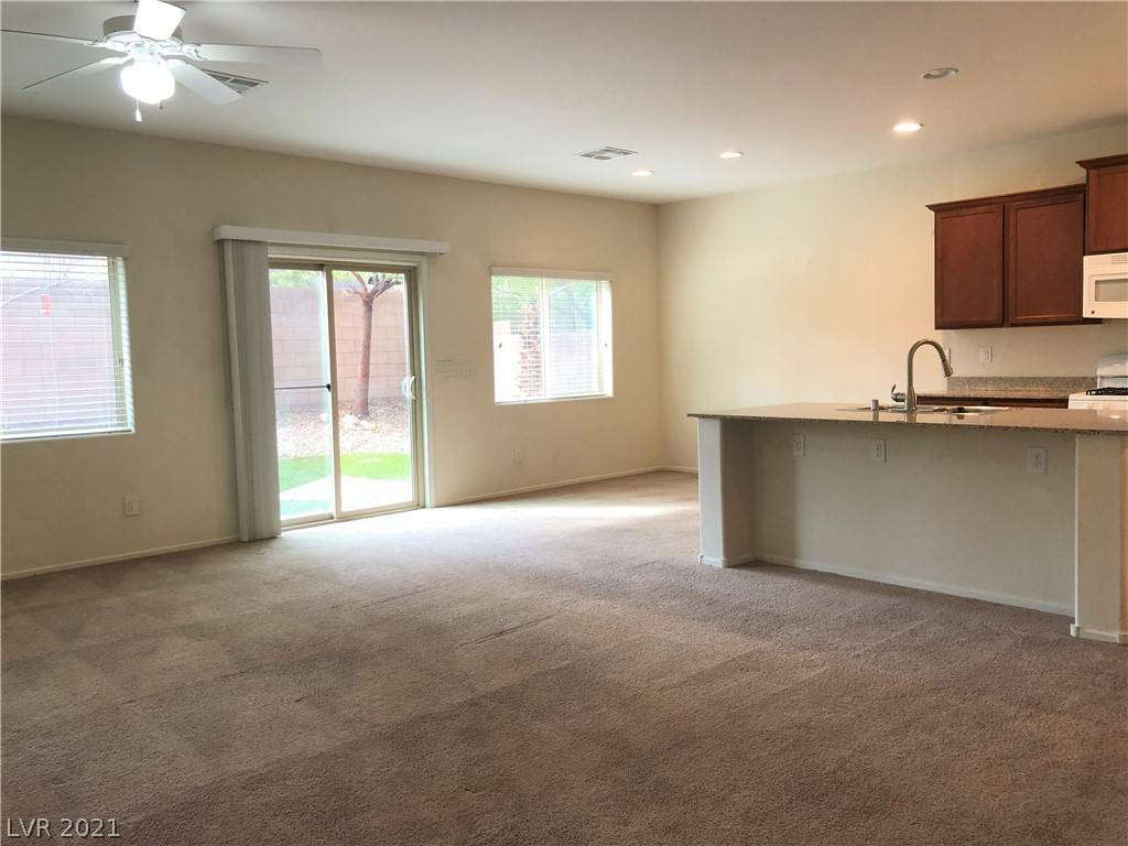 Las Vegas, NV 89117,2827 ROUGH GREEN ST