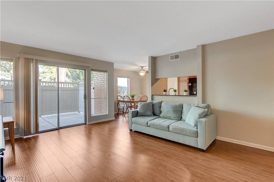 Las Vegas, NV 89109,2819 Geary PL #2707