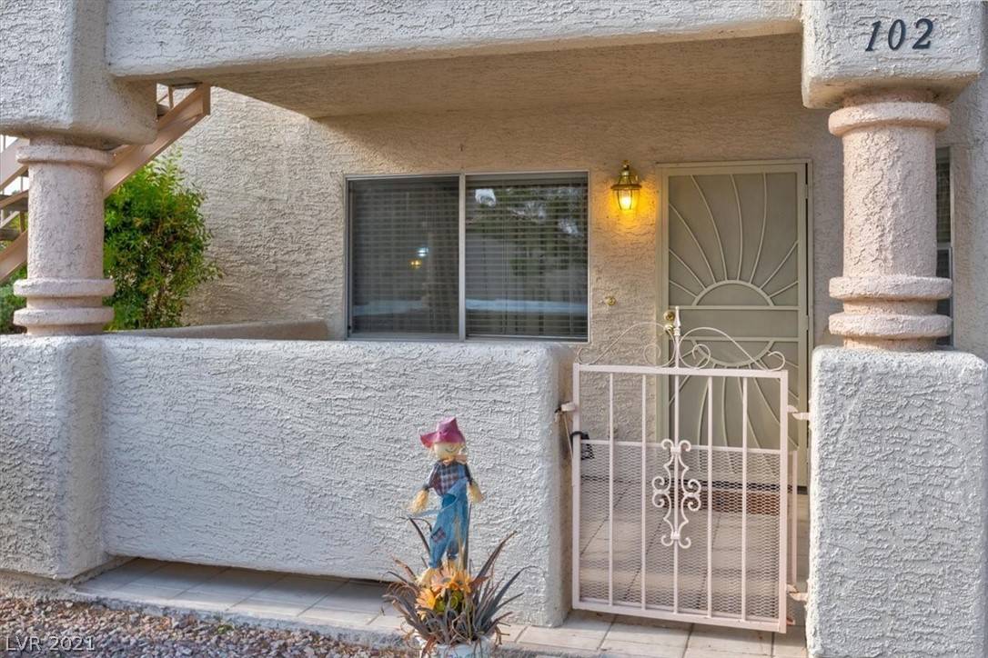 Las Vegas, NV 89128,952 Falconhead LN #102