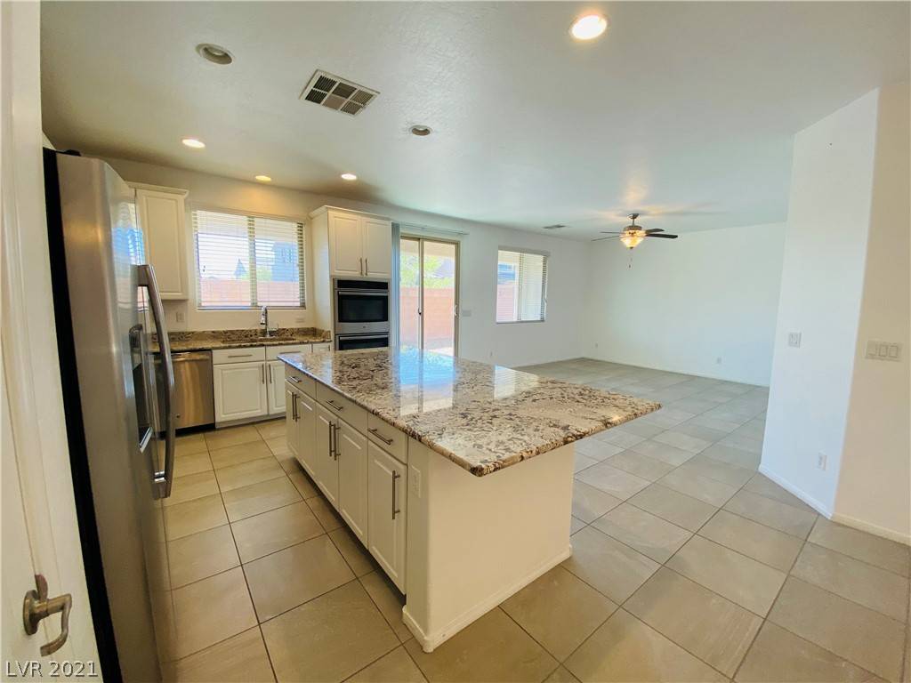 Las Vegas, NV 89117,7245 Spring Flower AVE
