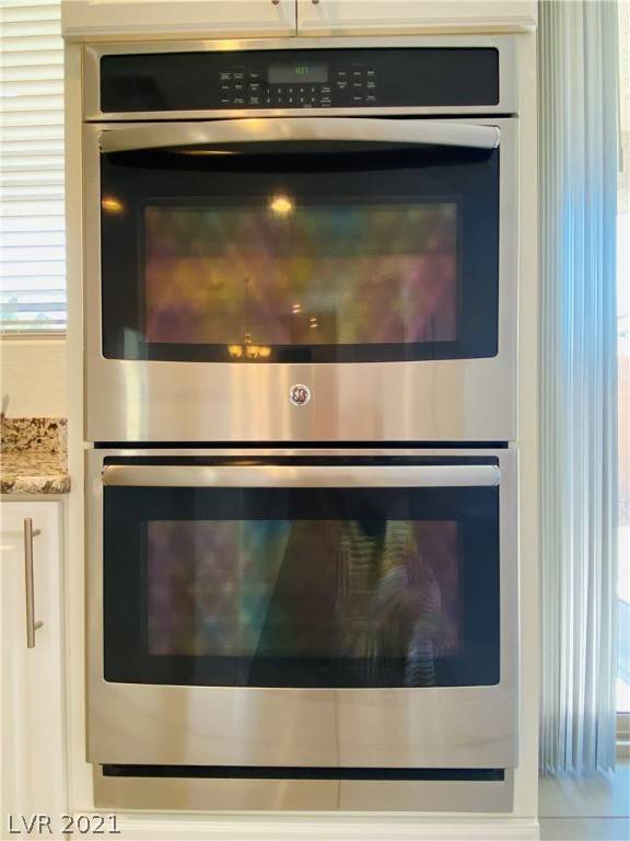 Las Vegas, NV 89117,7245 Spring Flower AVE