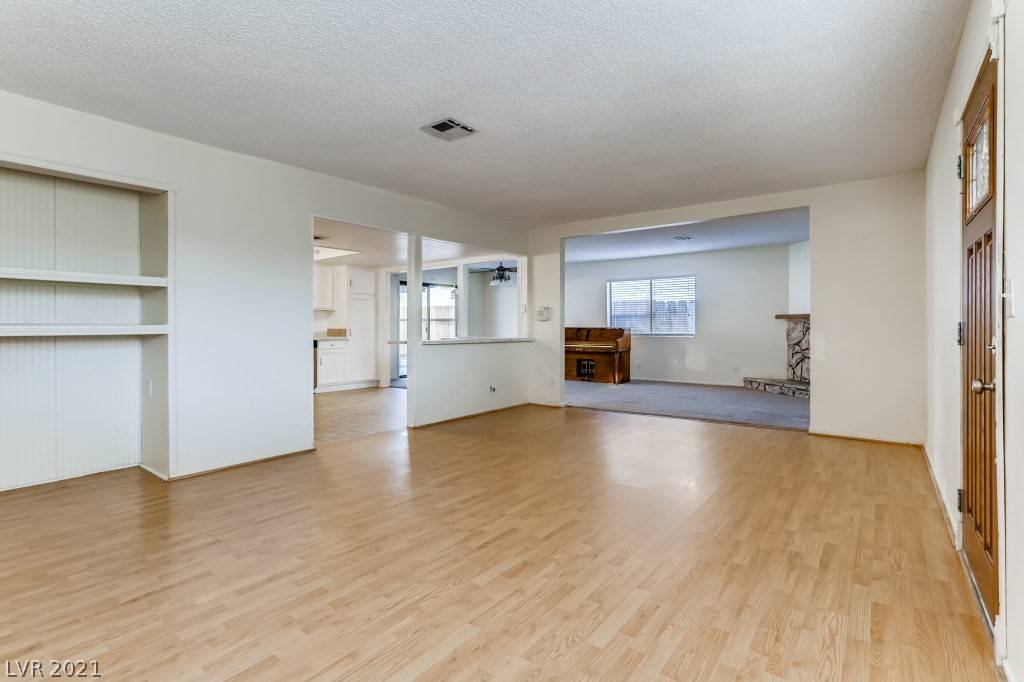 Las Vegas, NV 89122,4337 Crater ST
