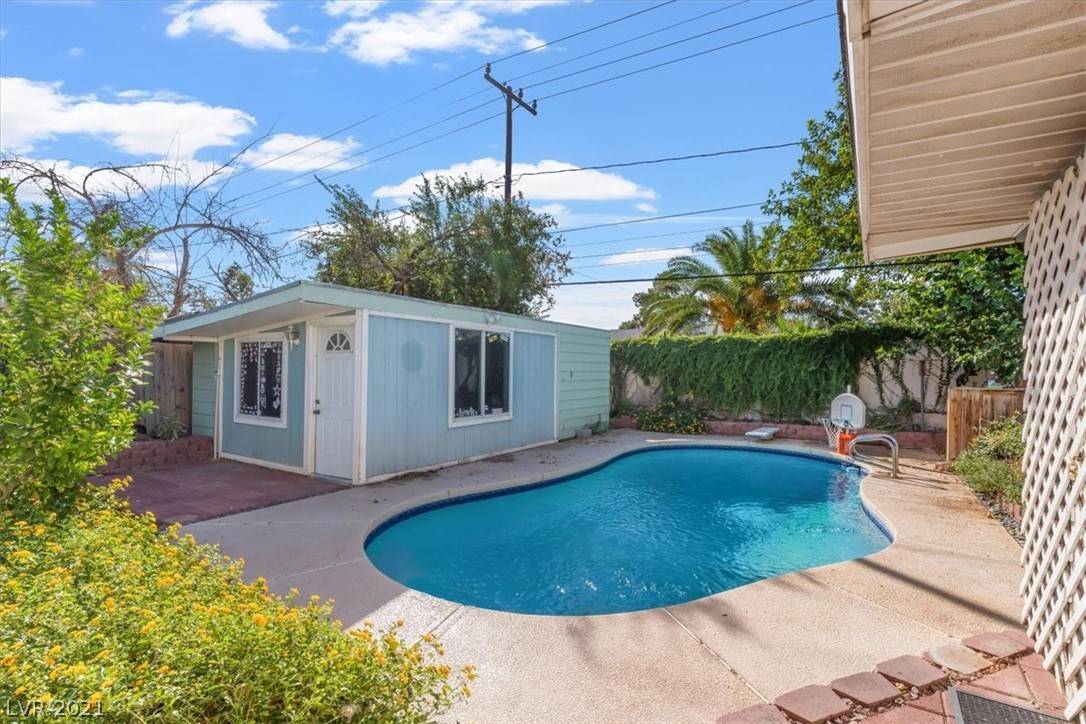 5825 Evergreen AVE, Las Vegas, NV 89107