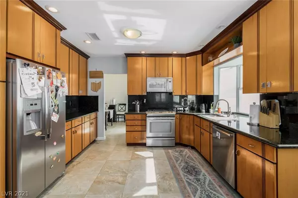 Las Vegas, NV 89117,9421 Drew CT