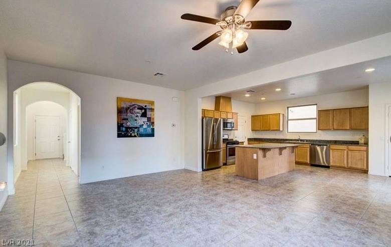 Henderson, NV 89011,1121 Strada Pecei