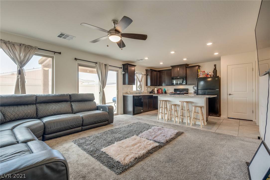 Las Vegas, NV 89122,5243 Bombazine ST