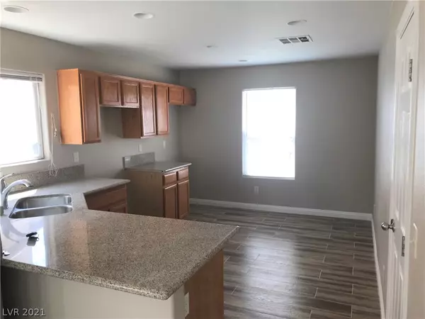 Las Vegas, NV 89143,8036 QUILTED BEAR ST