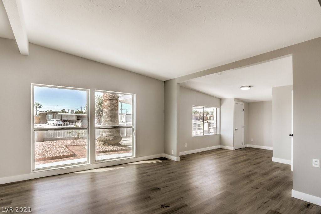 Las Vegas, NV 89169,1660 Vegas Valley DR
