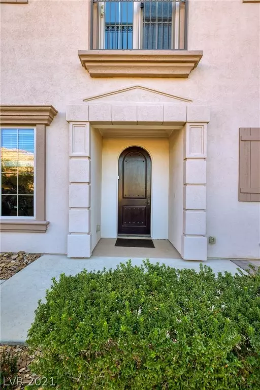 Henderson, NV 89011,36 Via Vasari #106