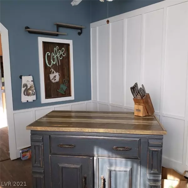 Round Mountain, NV 89045,32 Cove Street