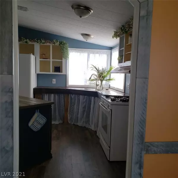 Round Mountain, NV 89045,32 Cove Street