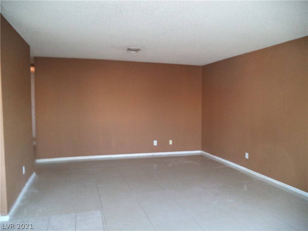 Las Vegas, NV 89115,3817 Clear Lake CT