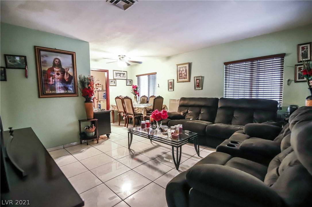 136 N 18th ST, Las Vegas, NV 89101