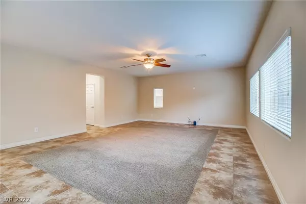 Henderson, NV 89052,869 Middle Valley ST