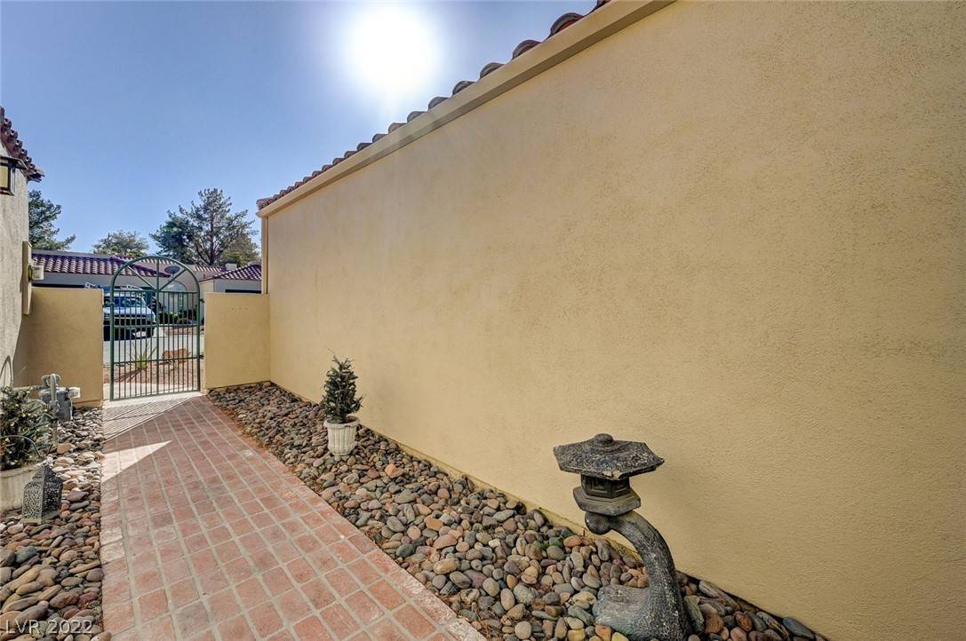 Las Vegas, NV 89121,2724 Cape Hope WAY
