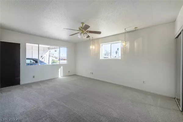 Las Vegas, NV 89107,6148 Arlington AVE