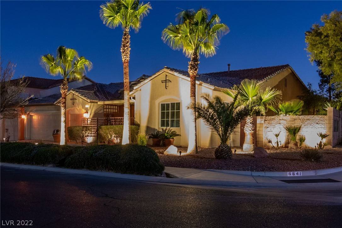 6641 Black Oaks ST, North Las Vegas, NV 89084