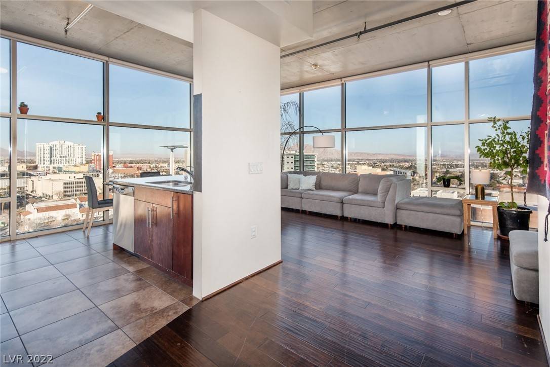 Las Vegas, NV 89101,353 E Bonneville AVE #1305