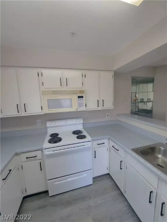 Laughlin, NV 89029,2056 Mesquite LN #301