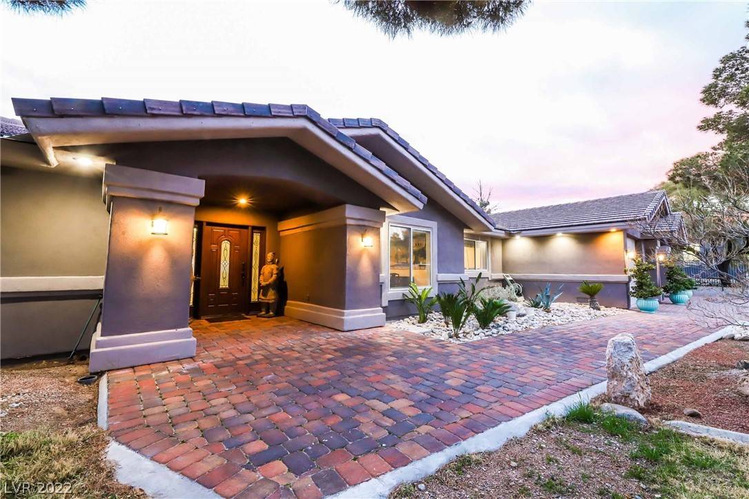 Las Vegas, NV 89149,10255 W Regena AVE
