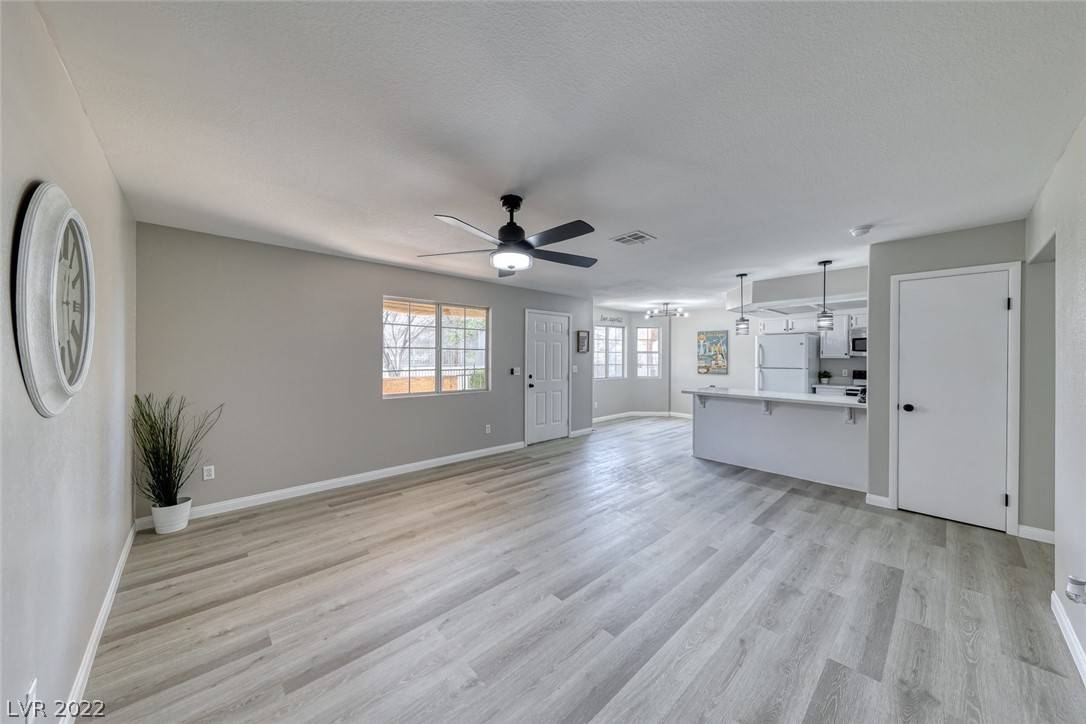 Las Vegas, NV 89117,8410 Eldora AVE #1014