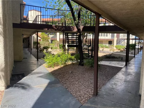 2080 Karen AVE #1, Las Vegas, NV 89169