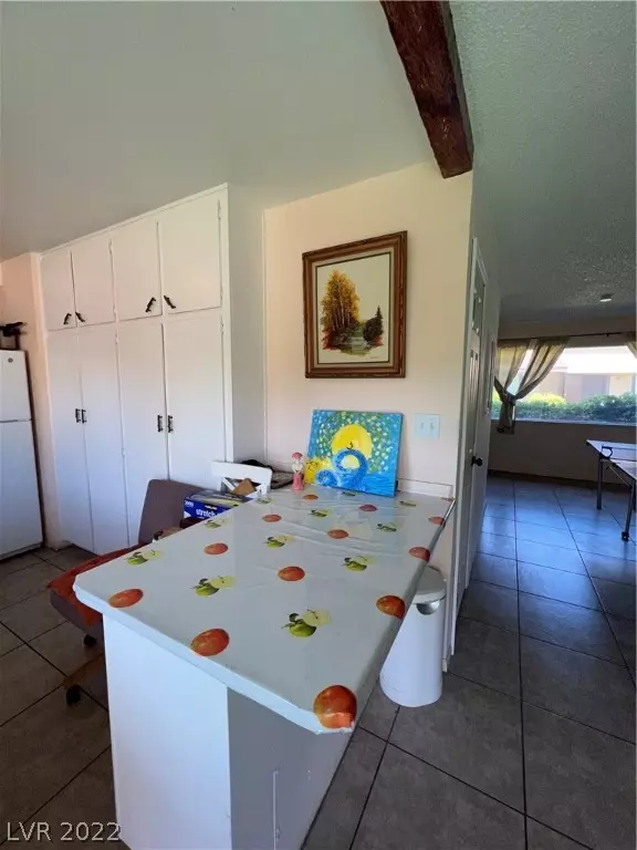 Las Vegas, NV 89103,6118 Meadow View LN