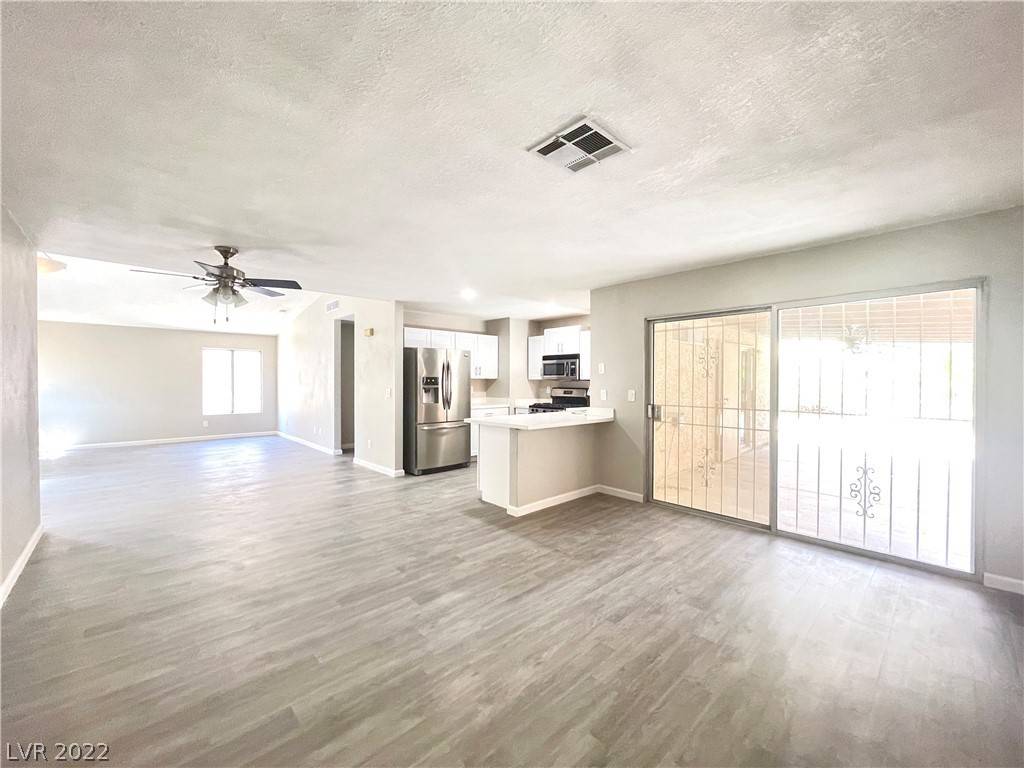Las Vegas, NV 89107,5436 Liverpool RD