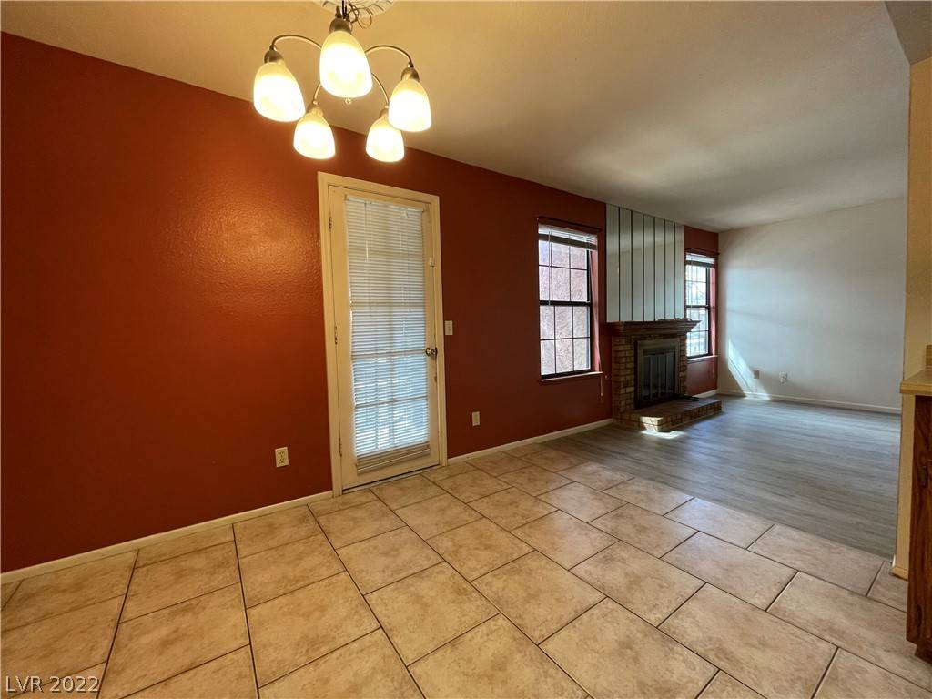 Las Vegas, NV 89103,5576 W Rochelle AVE #6C