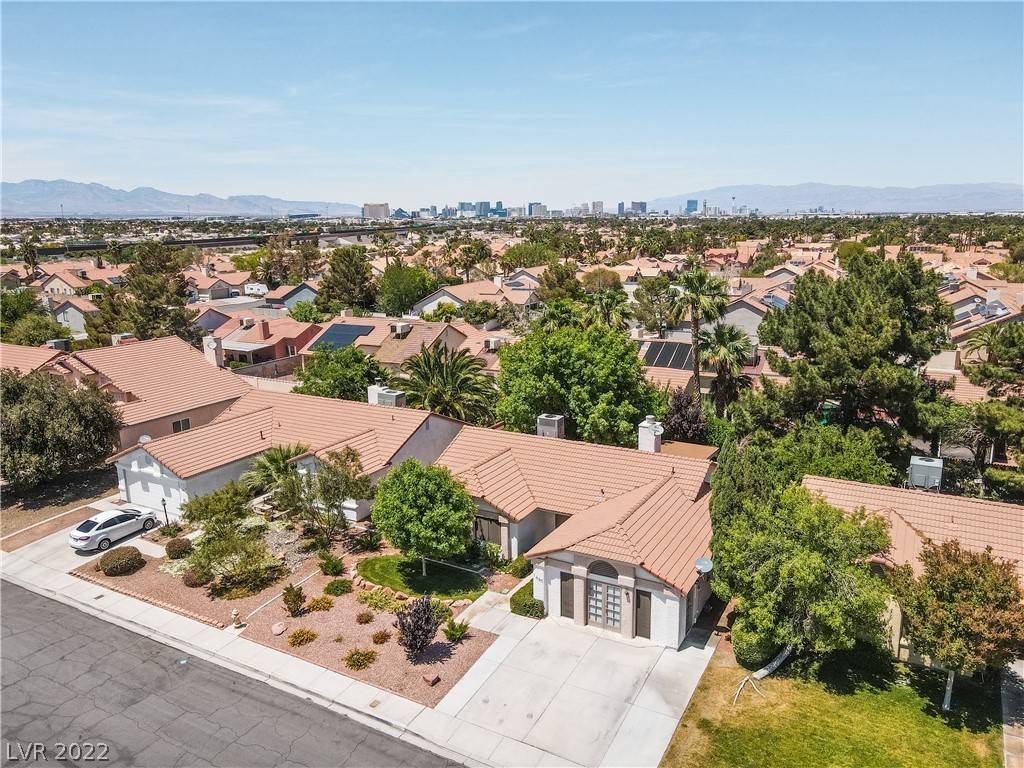1680 Leatherleaf DR, Las Vegas, NV 89123