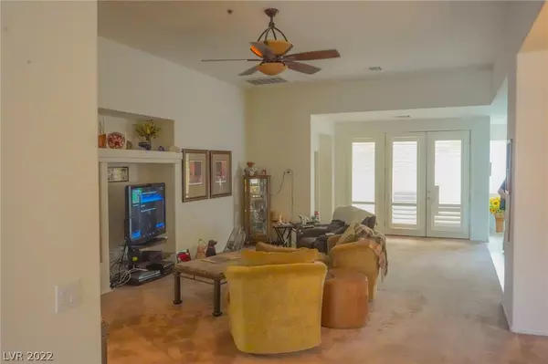 Las Vegas, NV 89143,9725 Red Deer ST