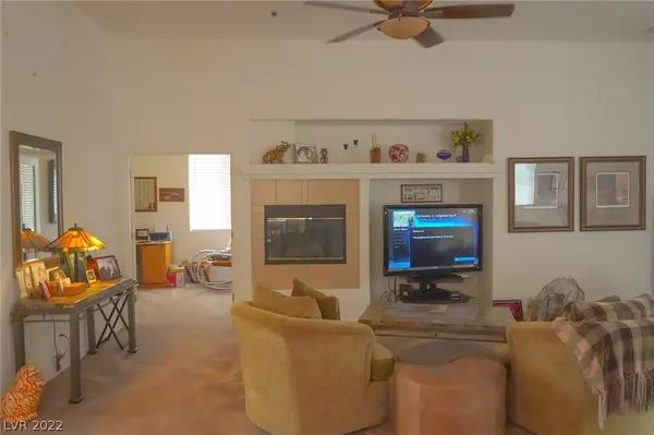 Las Vegas, NV 89143,9725 Red Deer ST