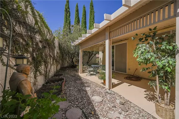 Las Vegas, NV 89117,1401 Country Hollow DR