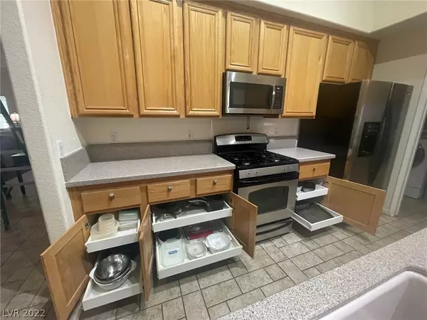 Henderson, NV 89012,25 Woodcarver ST