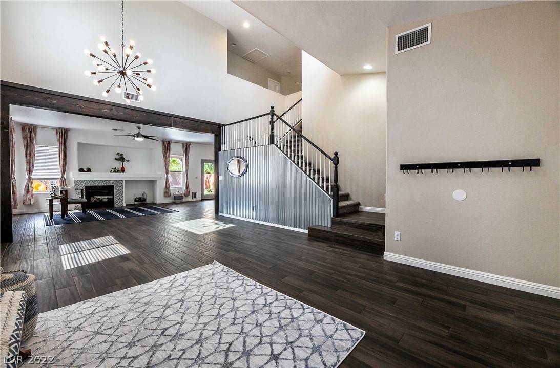 1630 W Hammer LN, North Las Vegas, NV 89031