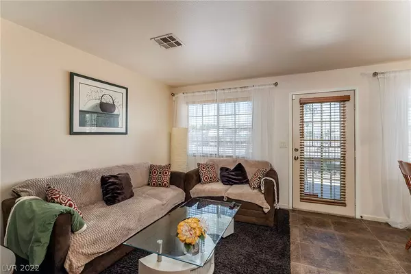 Las Vegas, NV 89142,5330 E Charleston BLVD #53