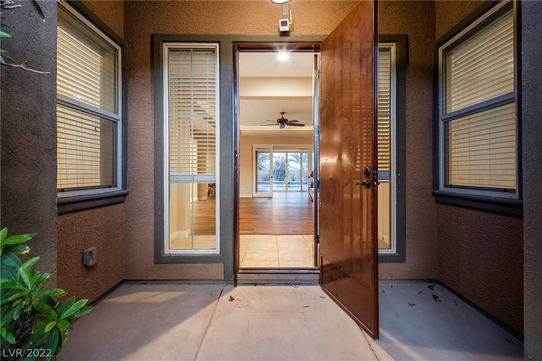 Las Vegas, NV 89113,8882 Crescent Lake ST