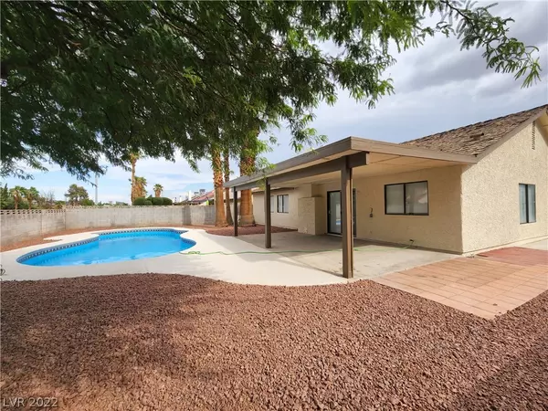 Las Vegas, NV 89103,5944 Corazon DR