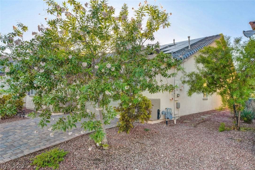 North Las Vegas, NV 89081,5749 Country Lake LN