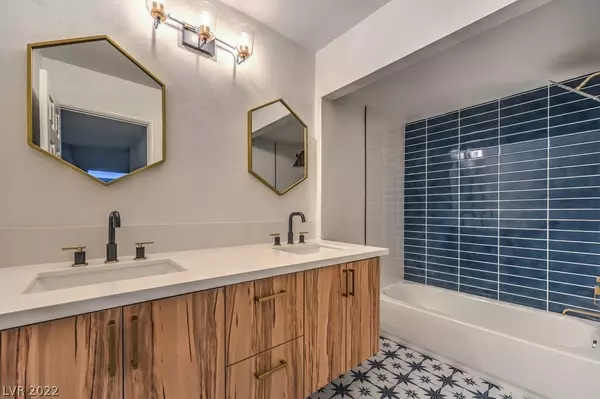 Las Vegas, NV 89104,1712 Cochran ST