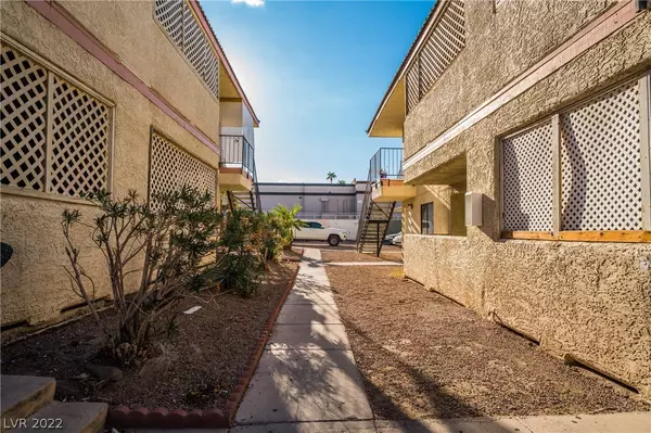 Las Vegas, NV 89146,1332 Kari Lee CT