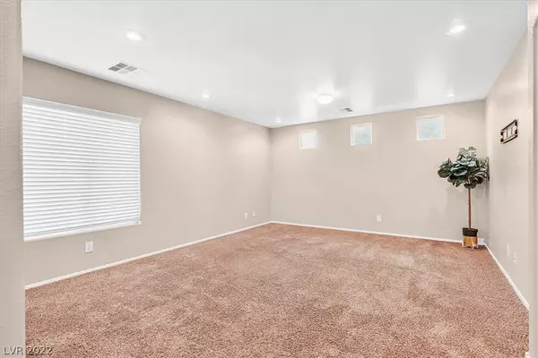 Las Vegas, NV 89139,6284 Crusted Dome CT