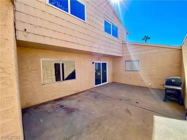 Las Vegas, NV 89119,5208 Garden LN