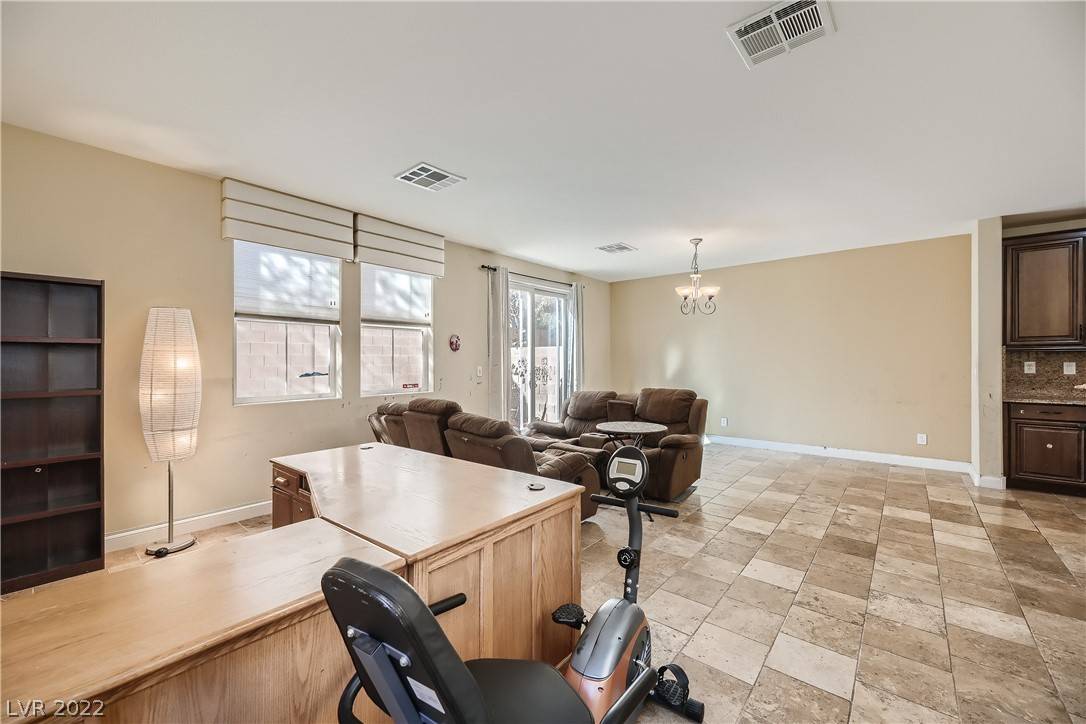 Las Vegas, NV 89118,6250 W Arby AVE #128