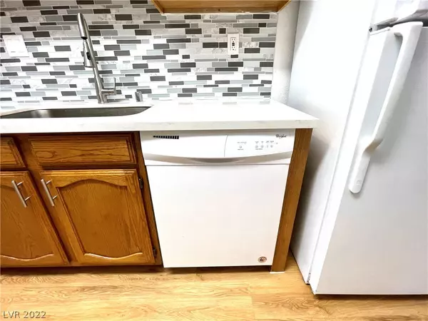 Las Vegas, NV 89103,4241 Sanderling CIR #305