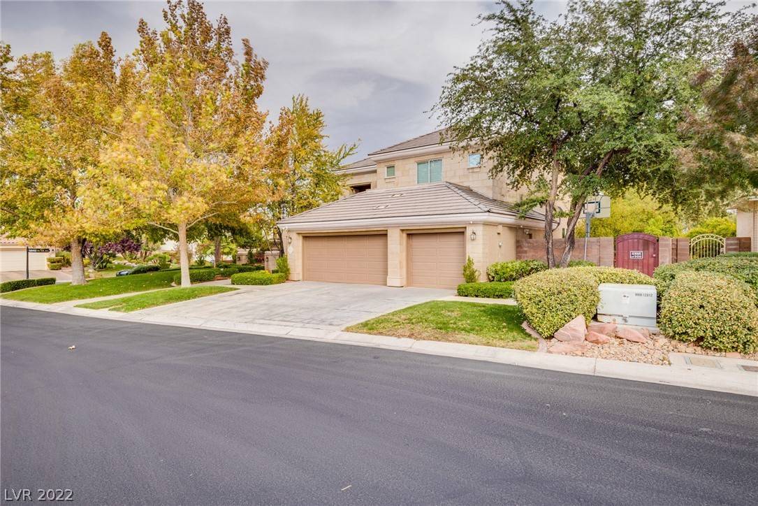 Las Vegas, NV 89117,1604 English Oak ST