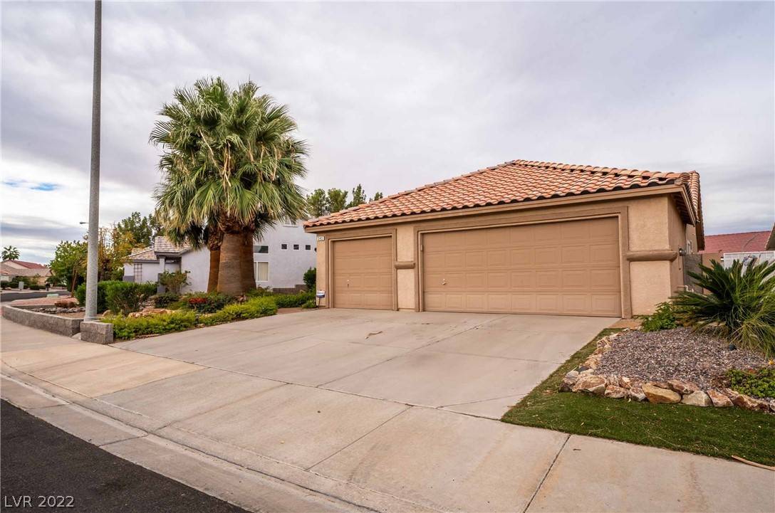 Henderson, NV 89014,343 John Henry DR