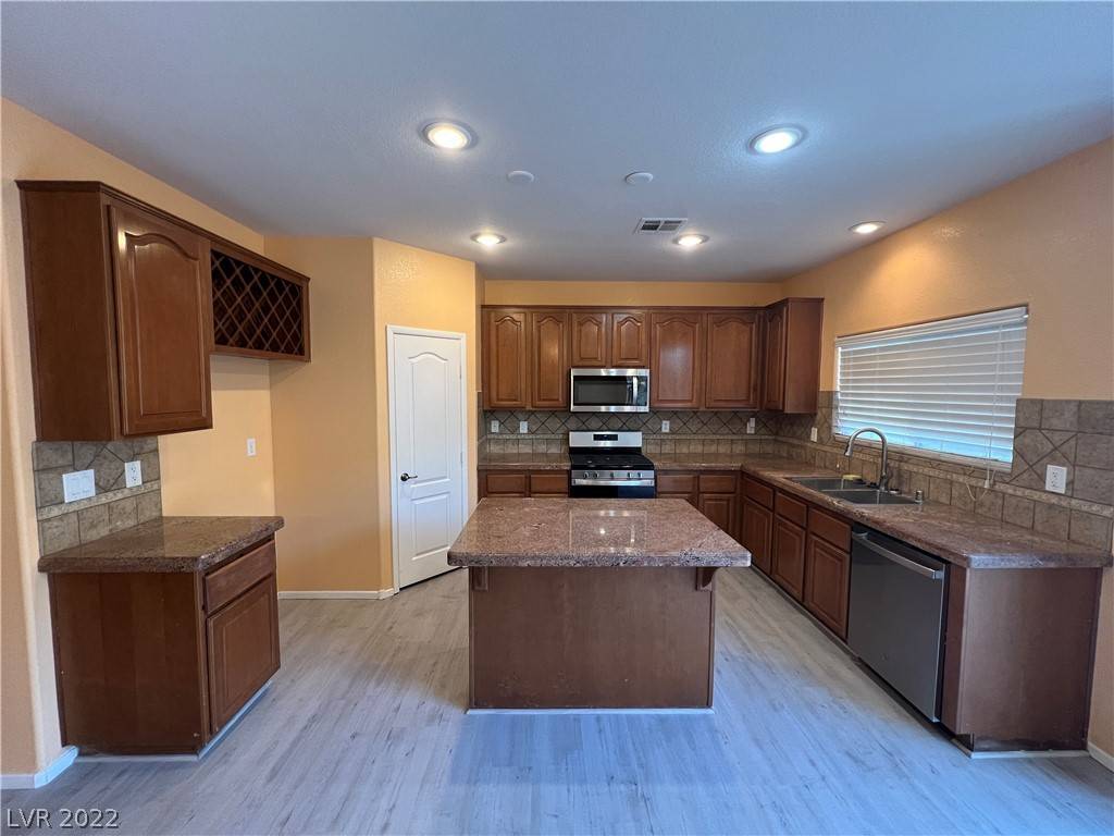 Las Vegas, NV 89139,8261 Pearl Oasis CT