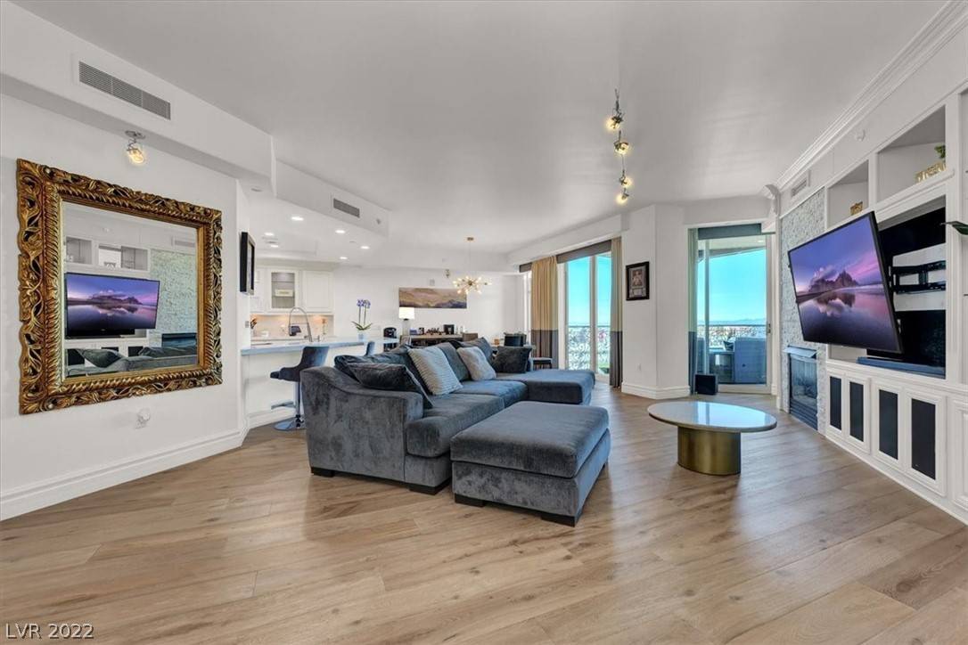 Las Vegas, NV 89145,9101 Alta DR #204