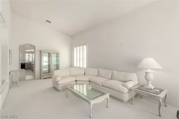 Las Vegas, NV 89117,9008 Covered Wagon AVE